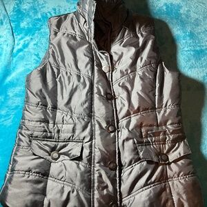 Woman’s Gray Puffy Vest